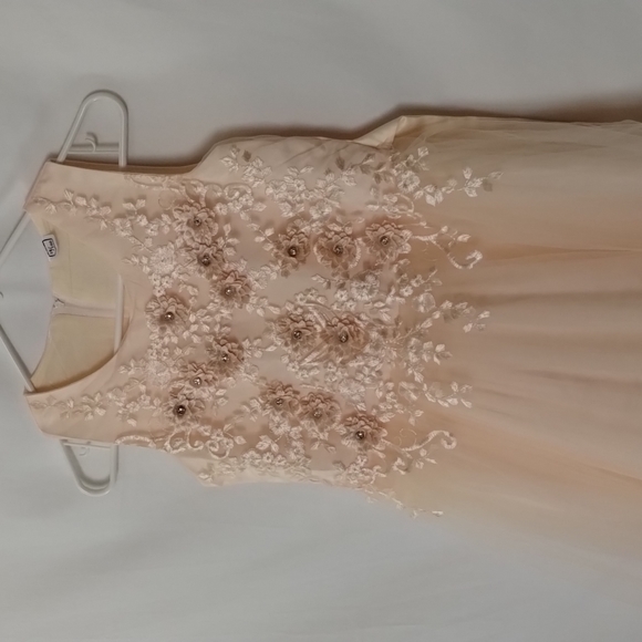 GIRLS SLEEVELESS FORMAL DRESS - Picture 2 of 8